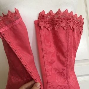 Frederick’s of Hollywood Size 38 Corset L large